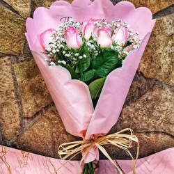 Μπουκέτο με Ροζ Τριαντάφυλλα