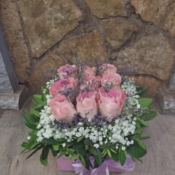 Gift Box με ροζ τριαντάφυλλα 