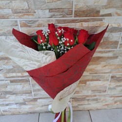 Ανθοδέσμη με Δέκα Κόκκινα Τριαντάφυλλα