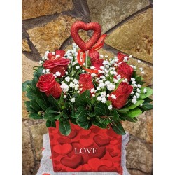 Love Box με κόκκινα τριαντάφυλλα