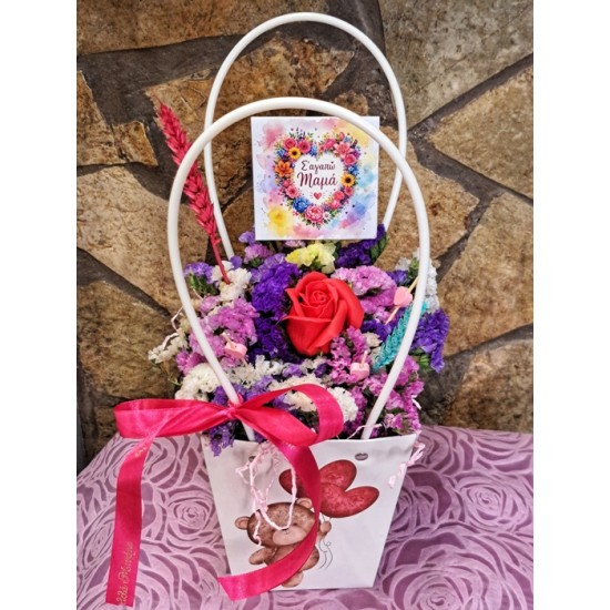 Τσαντάκι  λευκό με μπουκετάκι αμάραντο και soap rose