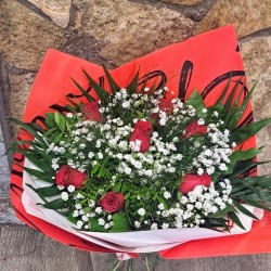 Μπουκέτο με 7 κόκκινα τριαντάφυλλα  love